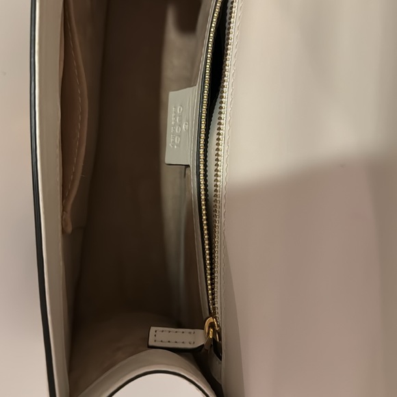 GUCCI Sylvie Embroidered Floral Shoulder Bag in White! - Picture 10 of 13